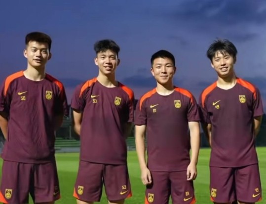 卡内达：王钰栋基本打满三场东亚杯，能否出战视恢复情况而定