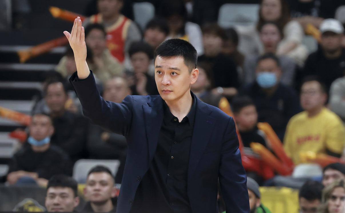 成功！辽篮召回25岁悍将，1招强过李晓旭，杨鸣重建锋线组合