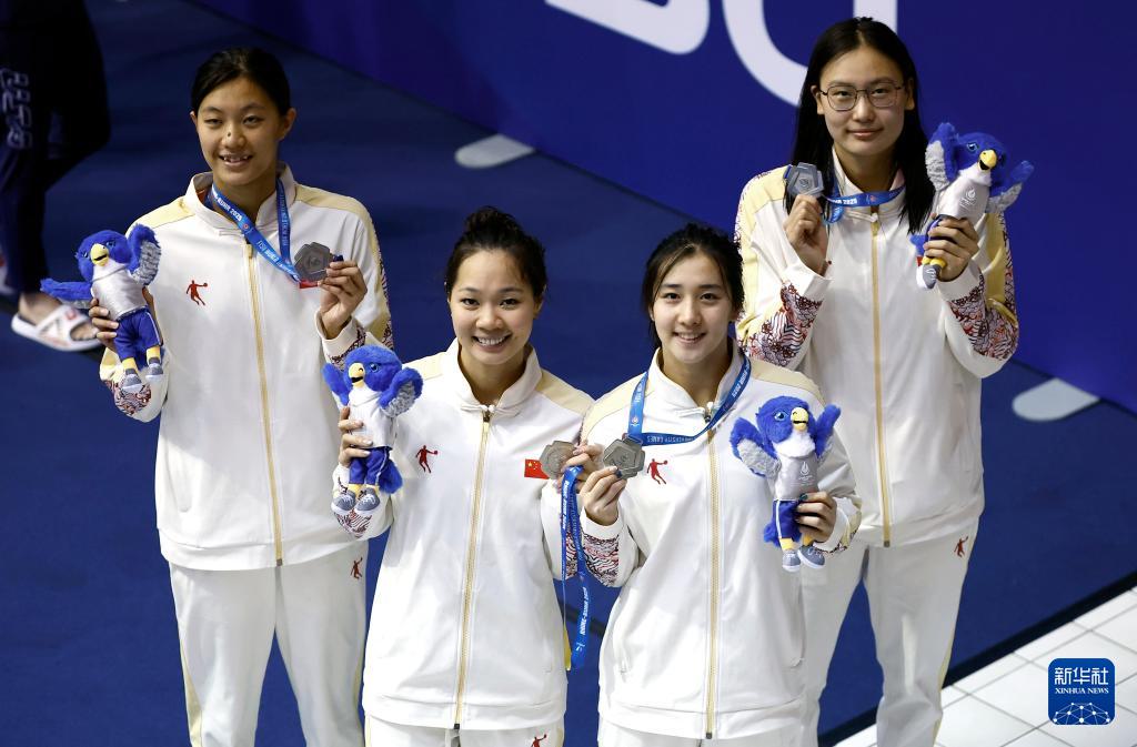 大运会——游泳：中国队获得女子4X100米自由泳接力银牌