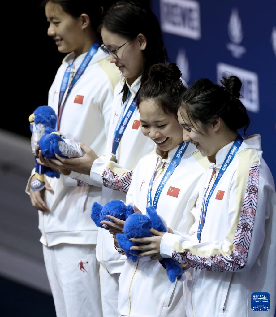 大运会——游泳：中国队获得女子4X100米自由泳接力银牌