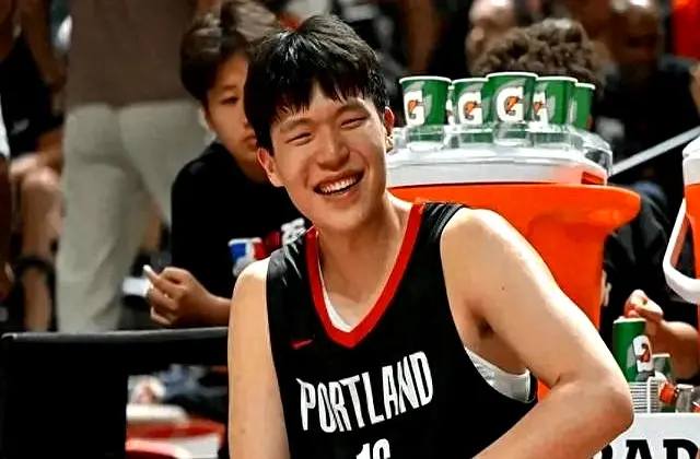 开拓者93-87鹈鹕！杨瀚森还真行！连续三场得分上双！央视还直播