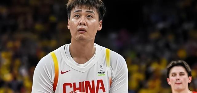 男篮亚洲杯争冠，杨翰森周琦曾凡博三超巨回归打造最强战队才有戏