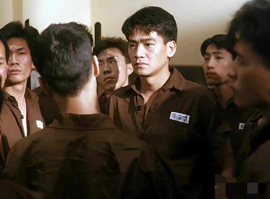 香港男星现身活动，赌王四太捧场，曾赌输200万靠冷门生意翻身