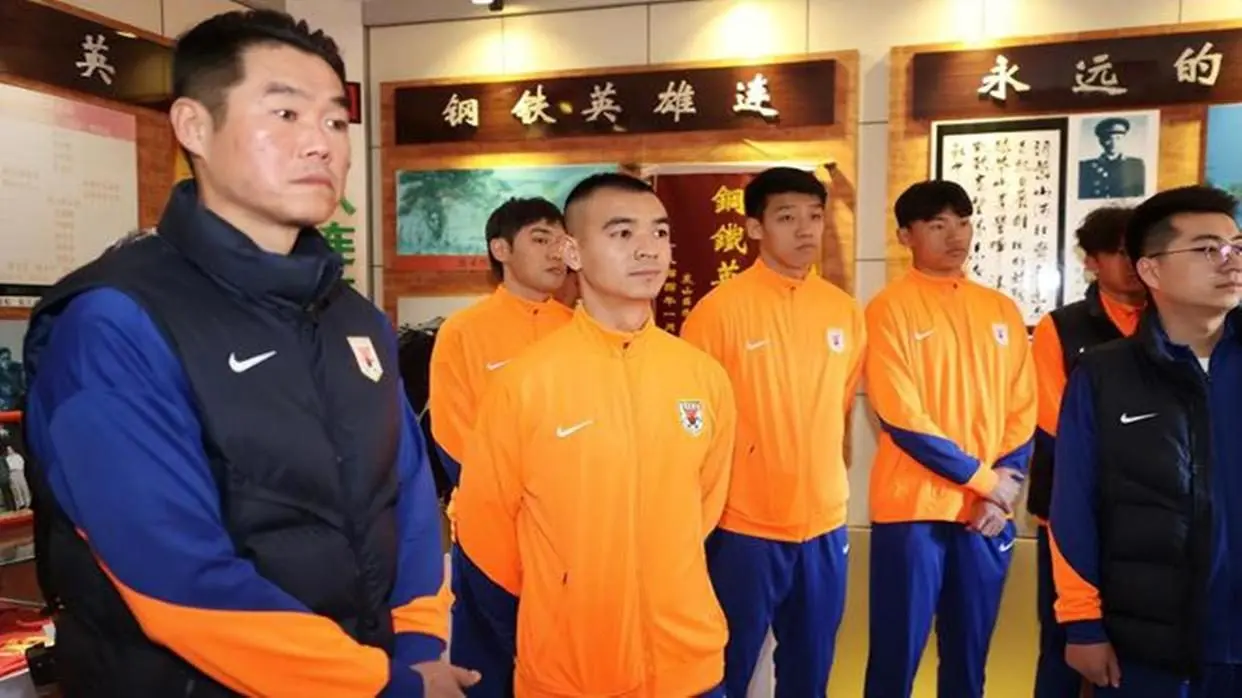 又一国脚离队！山东泰山正式官宣，驰援名宿冲佳绩，未来前途无量
