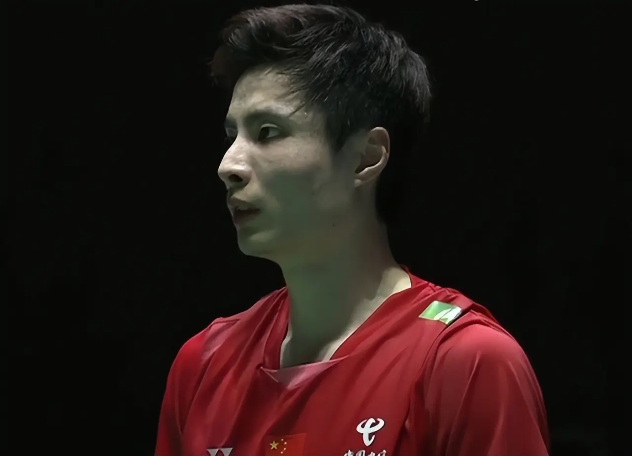2-0！石宇奇挺进四强，守住国羽男单夺冠希望，陈雨菲完败安洗莹