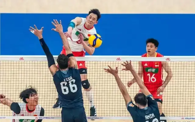 中国男排谁都敢输：0-3输伊朗，0-3输蒙古，想成强队任重道远