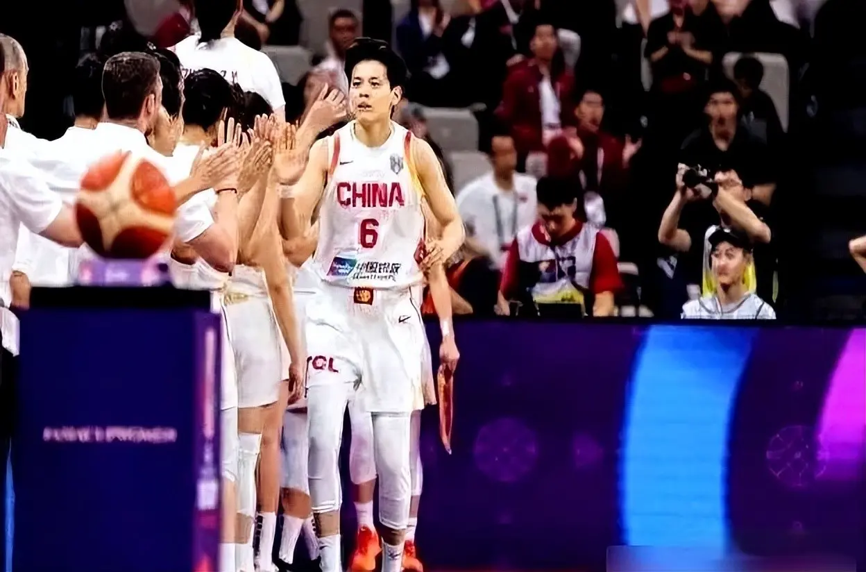 中国女篮半决赛对手出炉 再见李梦！宫鲁鸣盛赞两人，做重大决定