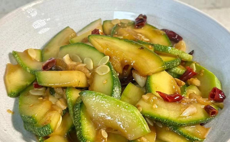 入伏后，常吃它！清淡又营养，去火又补水，清肠刮油，好吃不贵