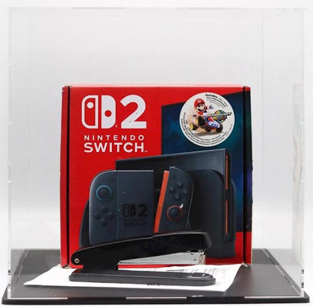 还记得被订书机钉坏的Switch 2吗：以179万元天价卖出！全捐给公益