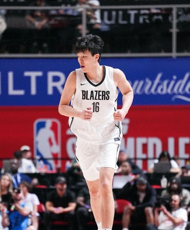 8个篮板全队最高，杨瀚森夏联第四场表现一好一坏，评分85分