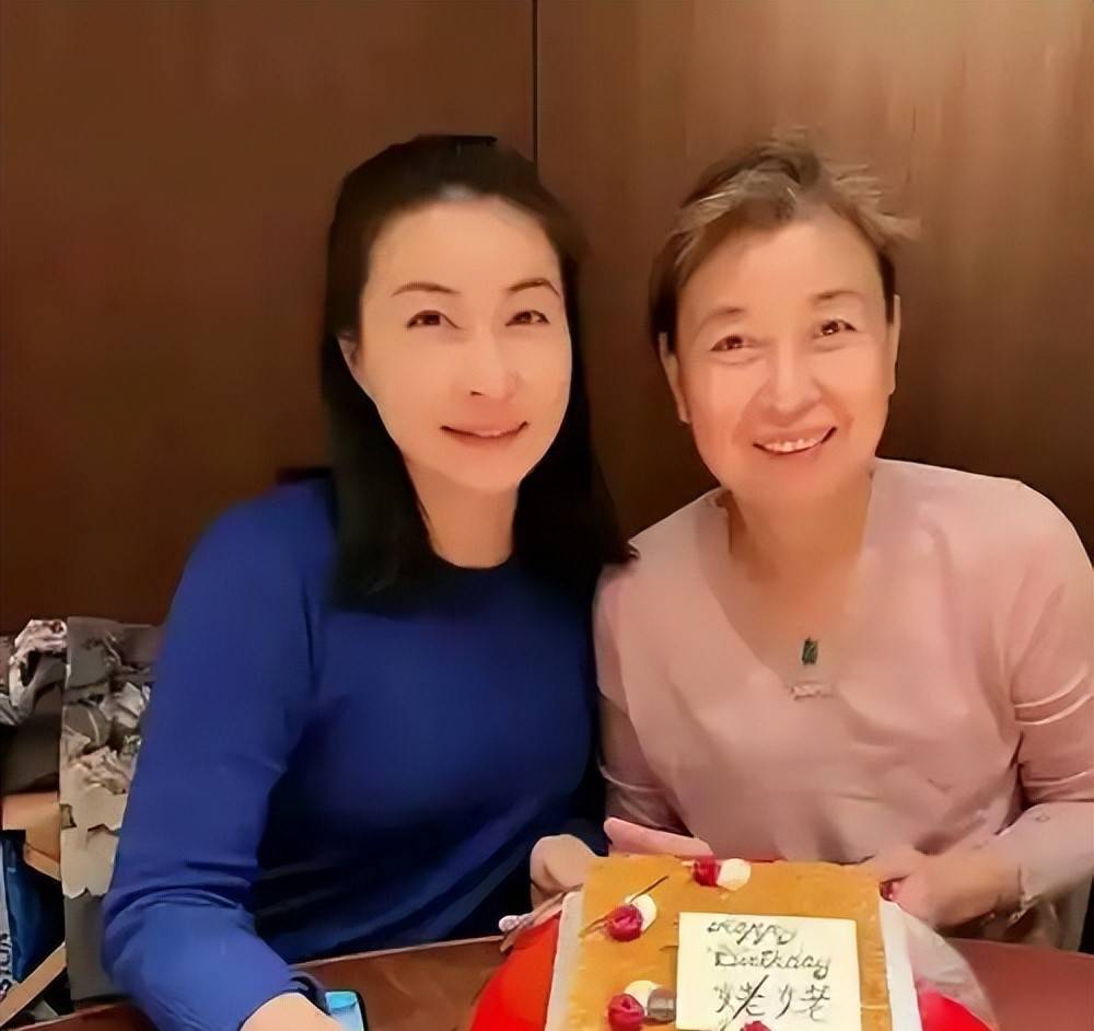 有其母必有其女！68岁范玉梅带大郭晶晶3孩子，低调生活拒豪宅