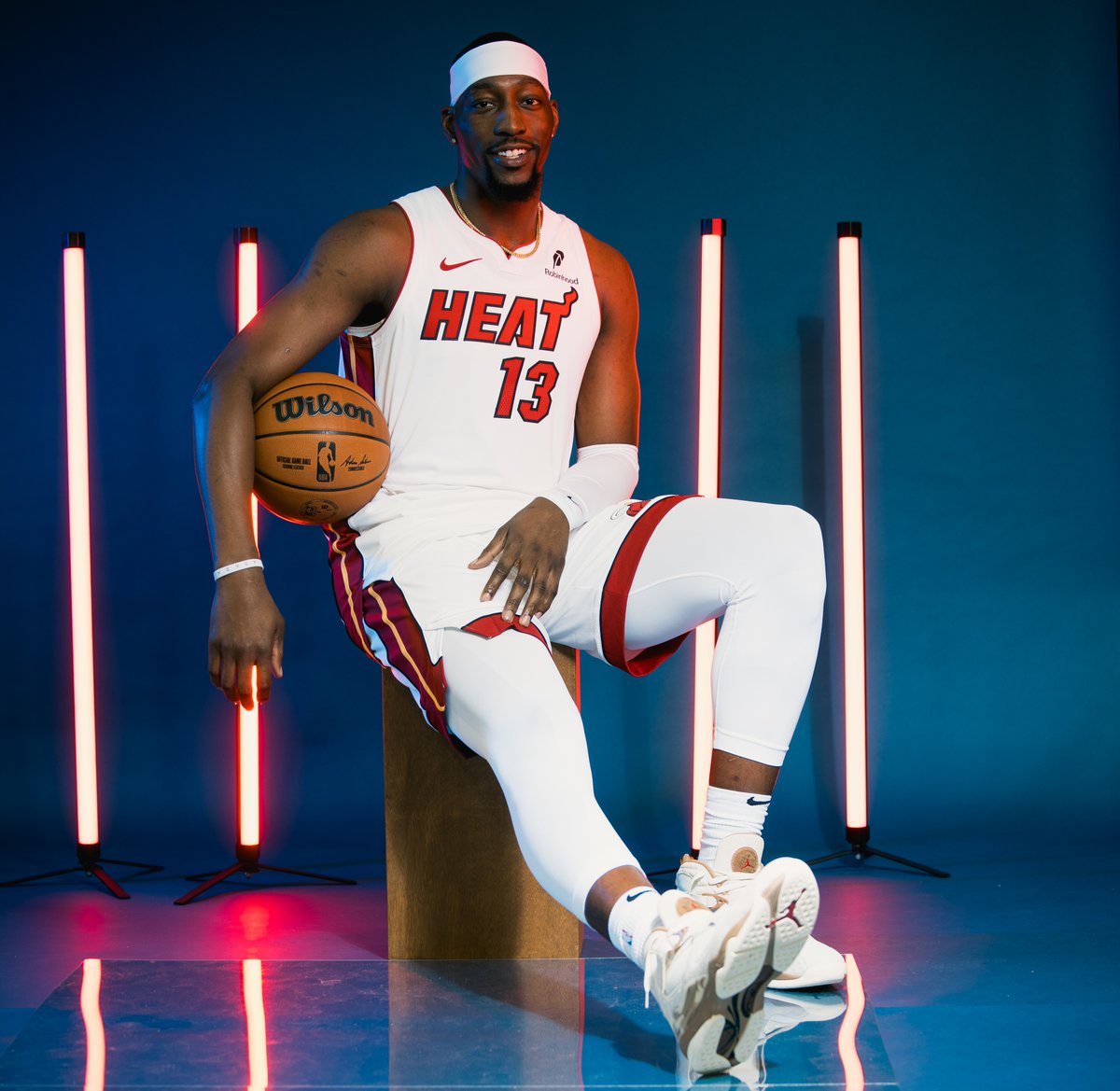 28岁生日快乐！NBA官方晒照为巴姆-阿德巴约庆生