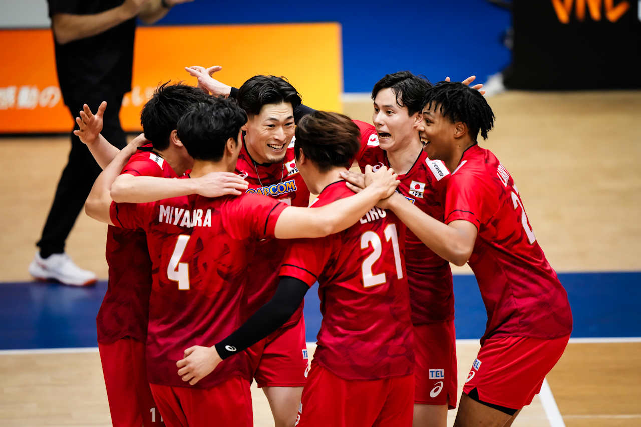 0-3！日本男排变阵输球 巴西晋级总决赛 MVP弗拉维奥：他们防守极强
