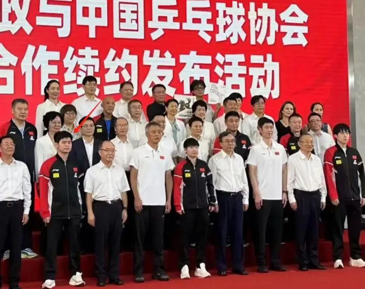 国乒大合照，暴露真实地位，王楚钦、王曼昱靠边站，C位实至名归