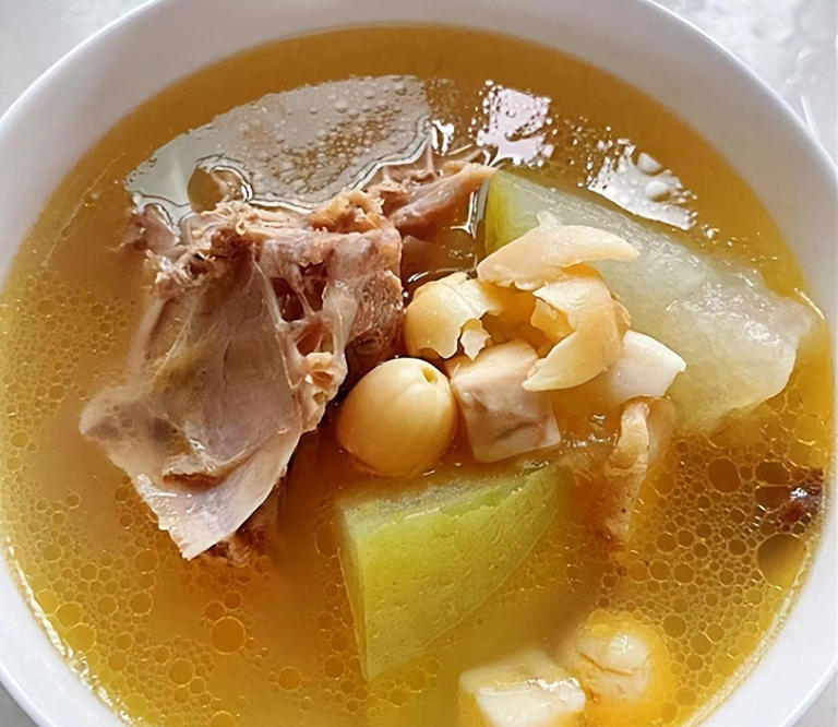 三伏天不要太节俭，建议：中老年多吃3种高蛋白食物，精神过苦夏