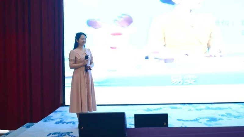钟雅轩演讲现场。