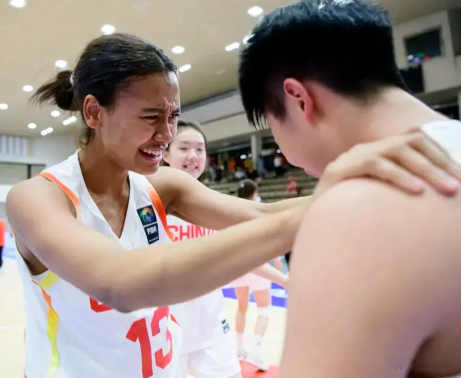 U19女篮世界杯：美西澳加四强 中国首胜多人流泪将打9-12排位赛