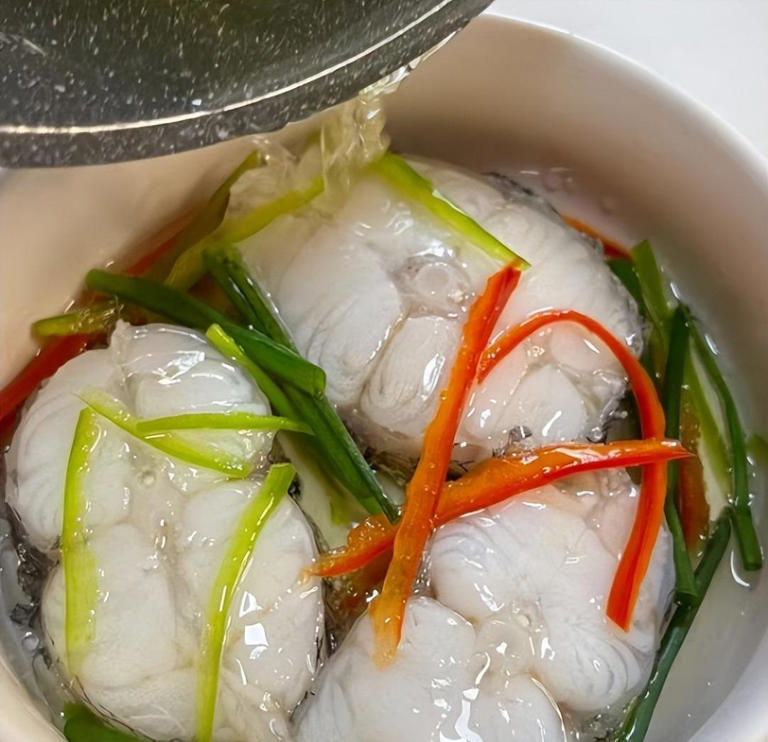 三伏天不要太节俭，建议：中老年多吃3种高蛋白食物，精神过苦夏