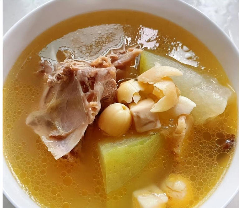 三伏天不要太节俭，建议：中老年多吃3种高蛋白食物，精神过苦夏