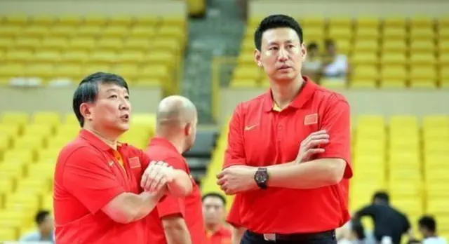 前男篮主帅李楠：妻子43岁为他生二胎，儿子是2米10篮球小巨人