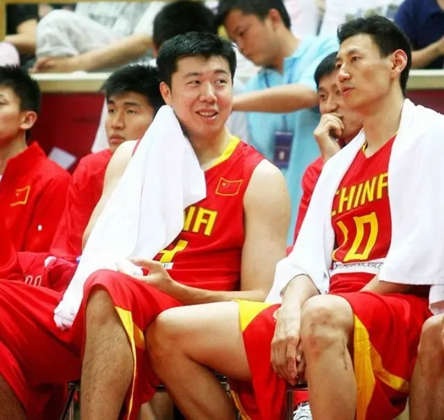 前男篮主帅李楠：妻子43岁为他生二胎，儿子是2米10篮球小巨人