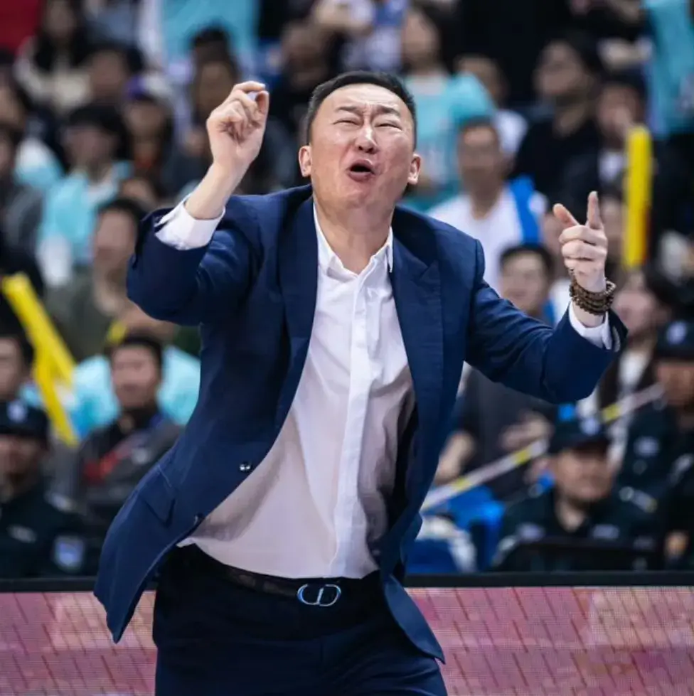 青岛男篮确定两外援，内线应该会做补充，新赛季估计要打快节奏