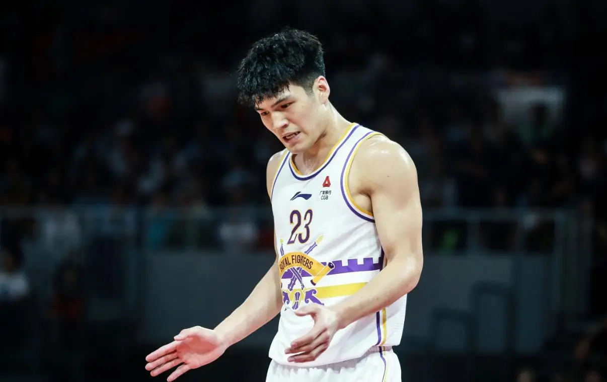 CBA重磅转会达成！曝陈国豪加盟广州，新赛季携手郭艾伦值得期待