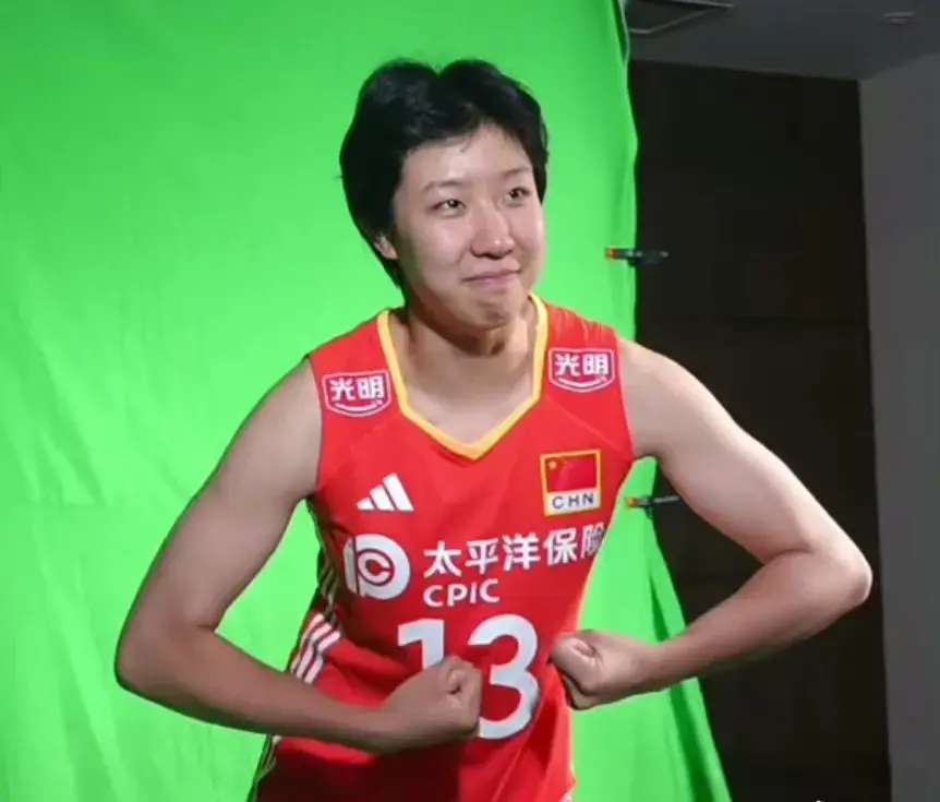 中国女排主攻董禹含，优缺点都很突出，一传发挥不错，未来可期