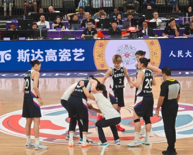 女篮亚洲杯四强已产生，中国女篮迎来考验，澳女篮有望轻松取胜
