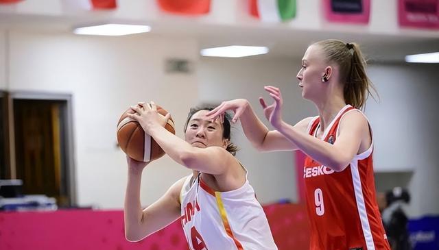 U19女篮世界杯：中国加时1分险胜捷克 无张子宇首胜冉珂嘉25+16