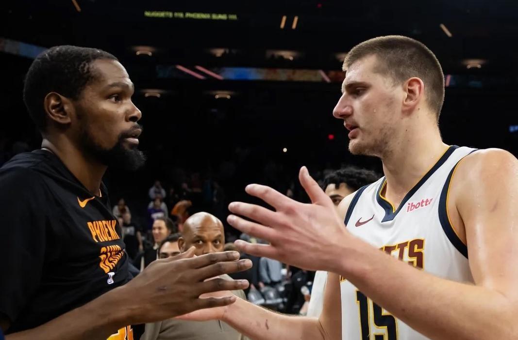 降薪3000万签约火箭！NBA最强得分手提前谋划未来，约基奇也要来