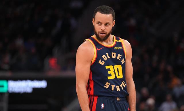 众所周知无限开火权谁都想要，但NBA现役仅5人配得上 詹皇落选