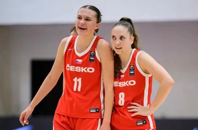 绝境翻盘！U19女篮1分绝杀捷克终结连败 冉珂嘉25+16