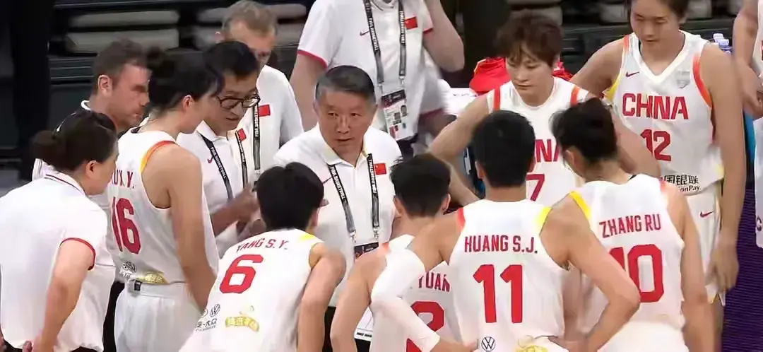 女篮亚洲杯最大冷门！中国女篮不敌日本女篮，没李梦真不行！