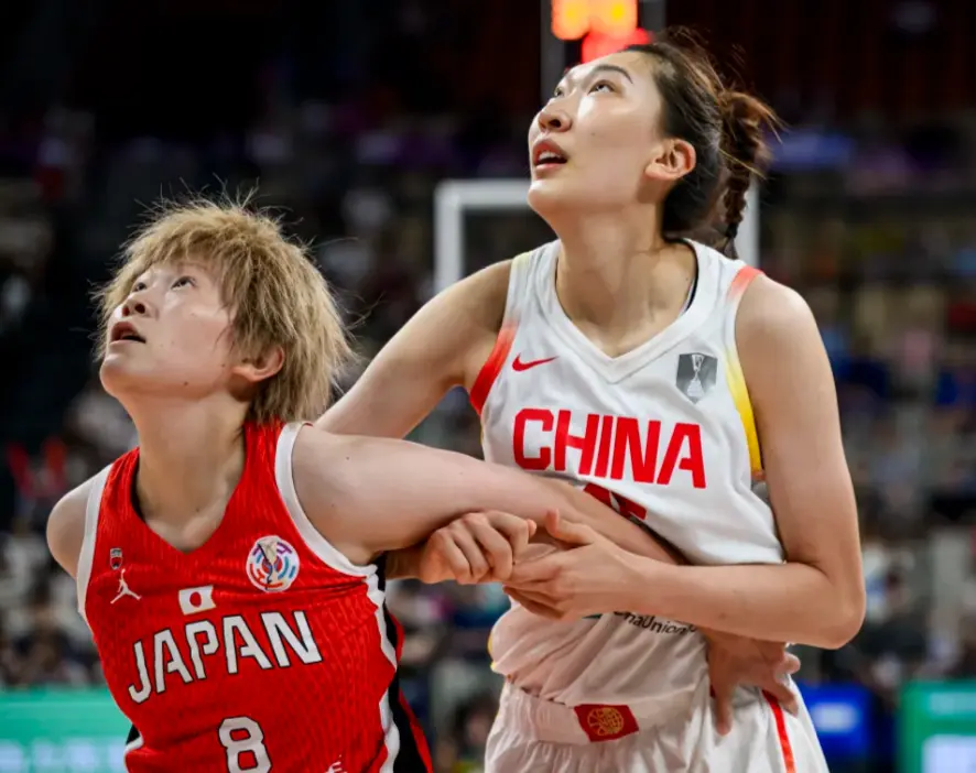 女篮亚洲杯：澳大利亚轻取，中国队爆冷输日本，宫鲁鸣成笑话