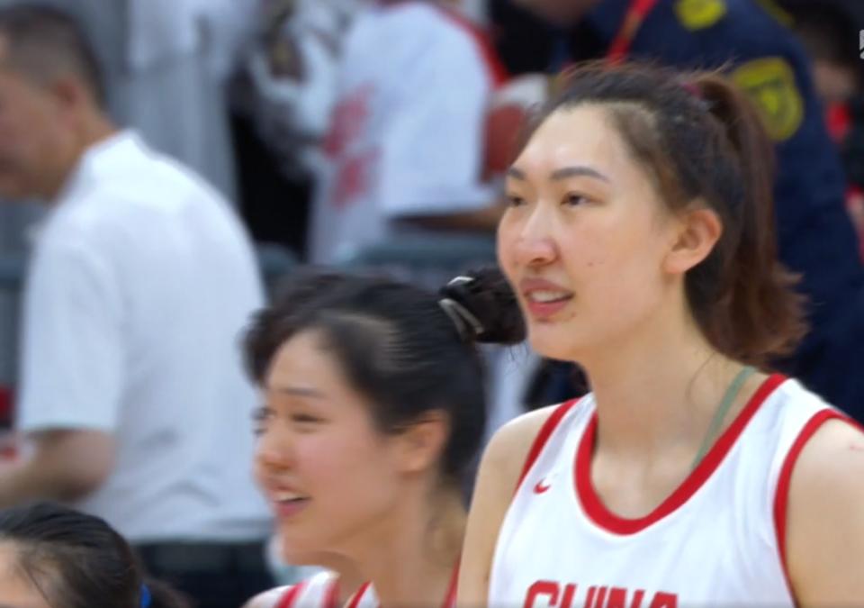 不甘心！韩旭在发布会上哭泣，未来将会重返WNBA