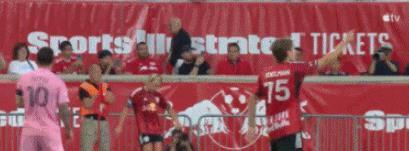 5-1！梅西杀疯了：30米奔袭+2单刀+策动4球，近7场6次双响