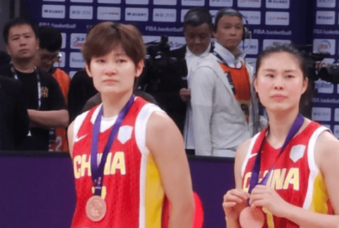 媒体人：杨力维&王思雨赛后落泪，她们也希望后辈能早日成长