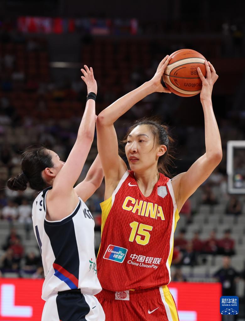 女篮亚洲杯季军赛：中国队对阵韩国队