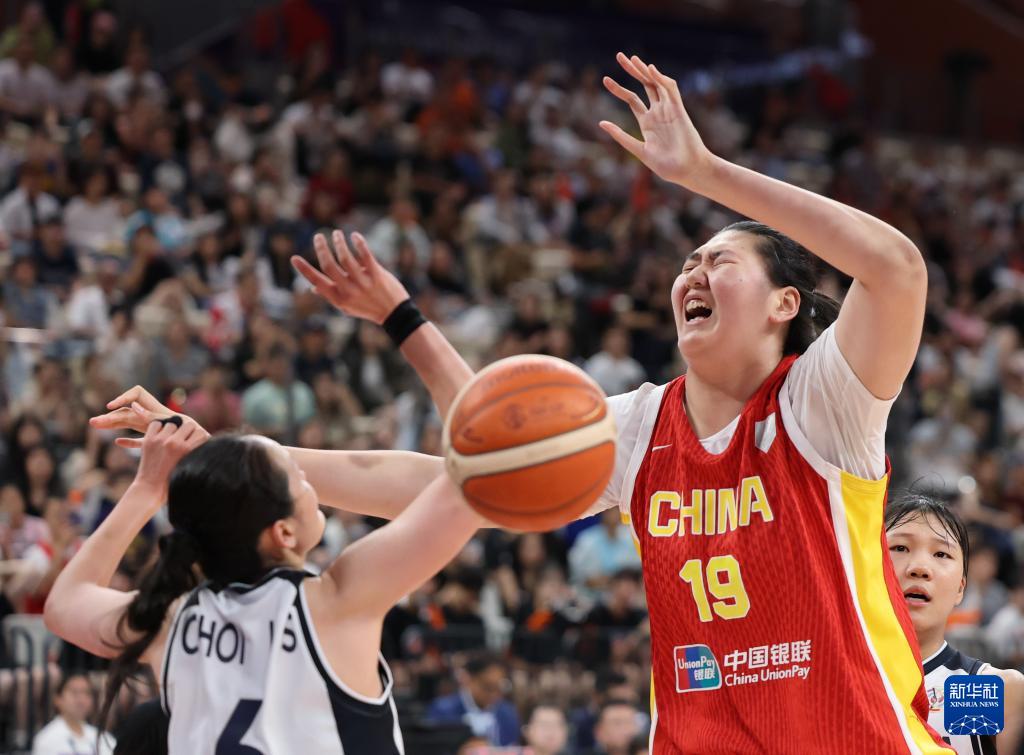 女篮亚洲杯季军赛：中国队对阵韩国队