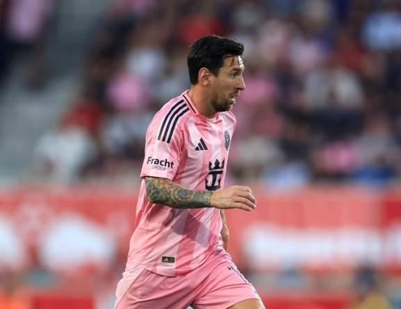 5-1！梅西杀疯了：30米奔袭+2单刀+策动4球，近7场6次双响
