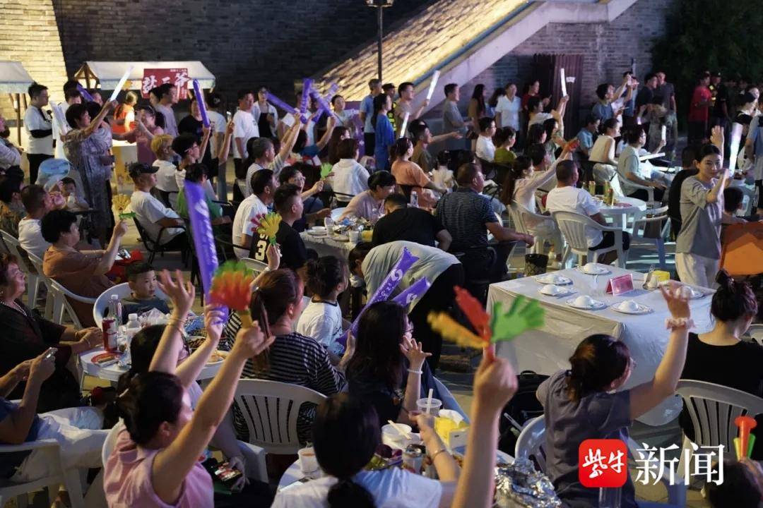 “苏超”赛场巅峰对决，盐城东台“第二现场”火力全开！
