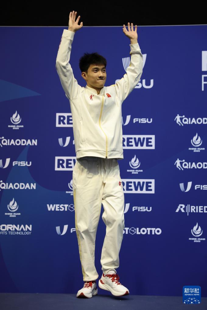 大运会｜跳水：郑钧之、莫永华包揽男子10米台冠亚军
