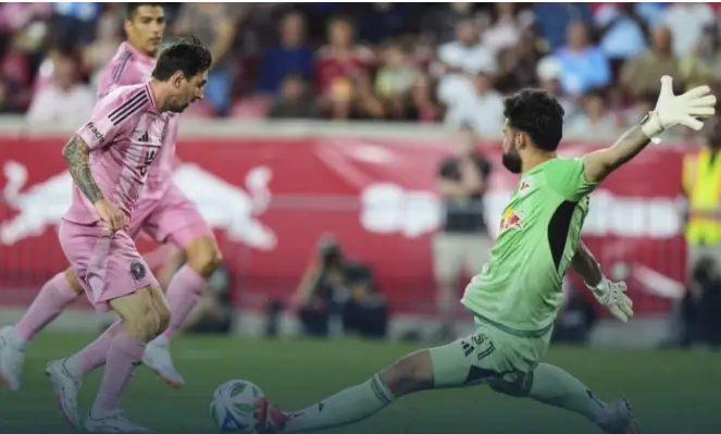 迈阿密5-1，梅西7场有6场双响！他的上帝视角助攻，比进球更漂亮