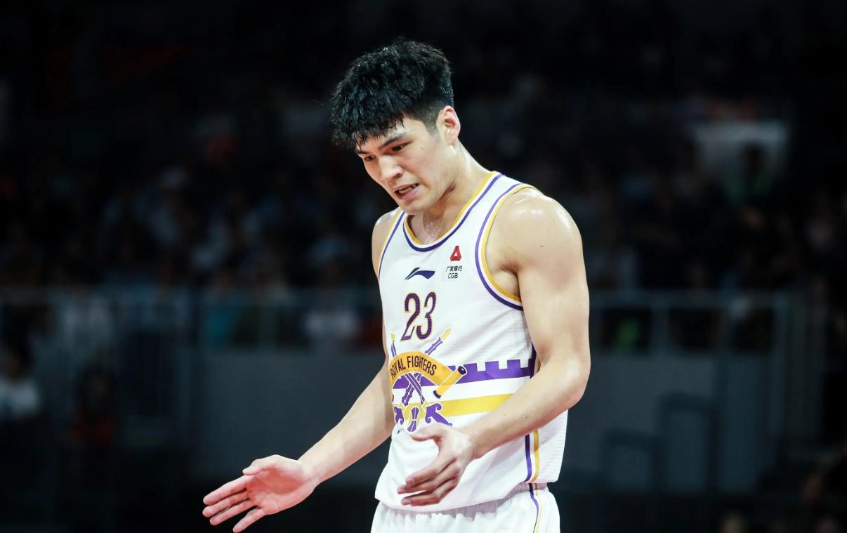 CBA重磅转会达成！陈国豪加盟广州，新赛季携手郭艾伦值得期待