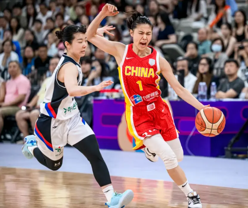 101-66！5人得分上双，王思雨打疯了，1人18分钟0分，中国队夺铜