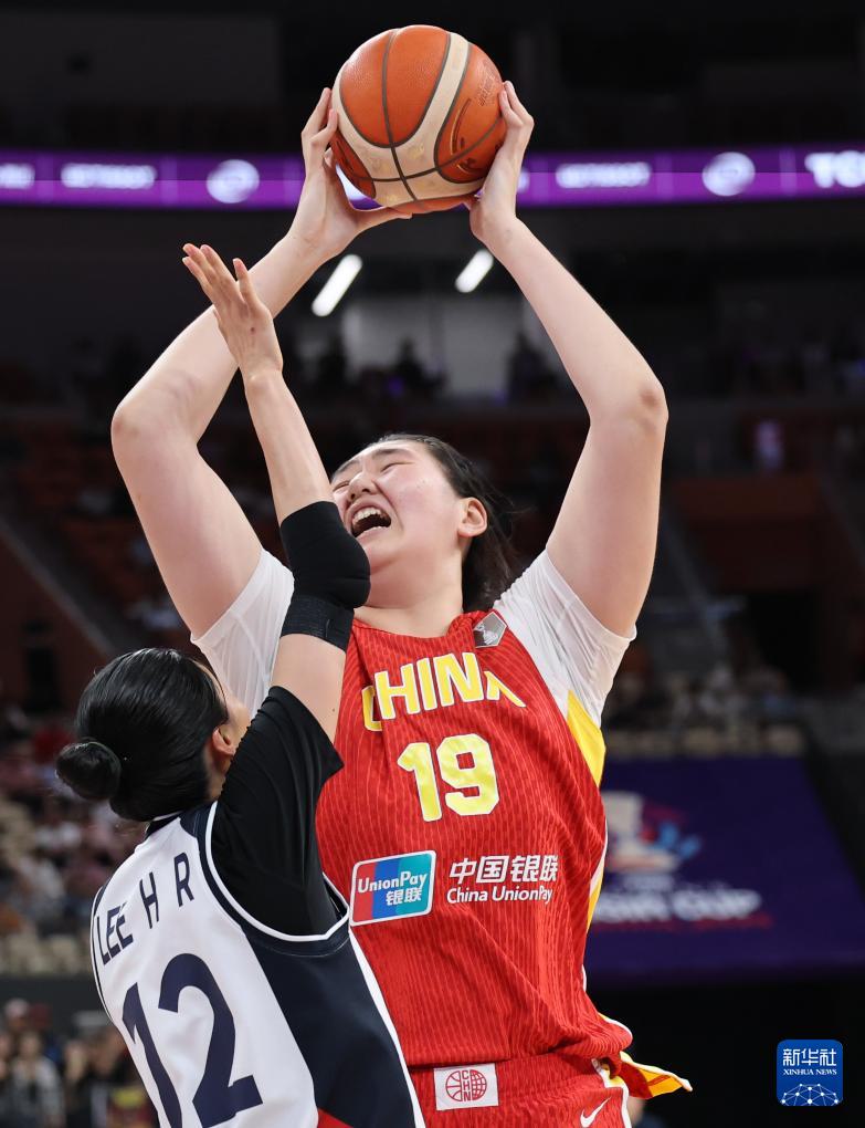女篮亚洲杯季军赛：中国队对阵韩国队