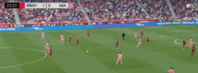 5-1！梅西又“杀疯了”：奔袭30米+独造4球，7场6次双响太夸张