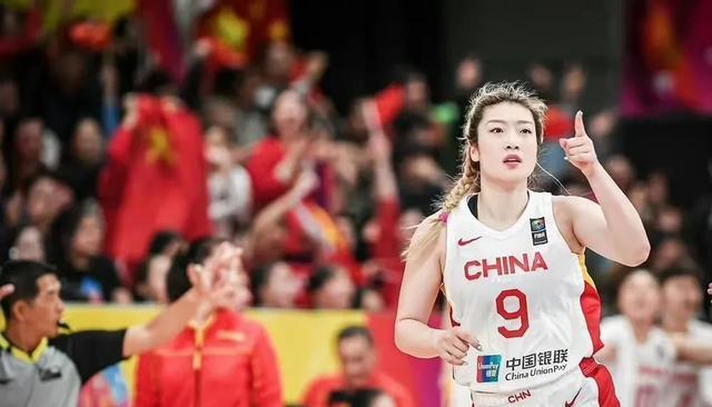 日媒：庆幸中国女篮的詹姆斯没来，上届决赛她投中2记关键三分