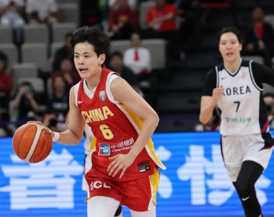 女篮35分大胜韩国夺铜牌，昨天输日本太不应该，宫鲁鸣难辞其咎